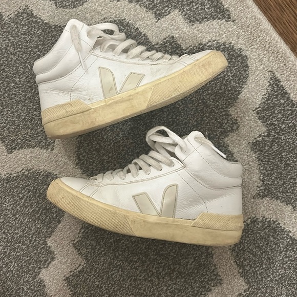 Veja high top shoes size Eur 37 or US 6 - Picture 1 of 3